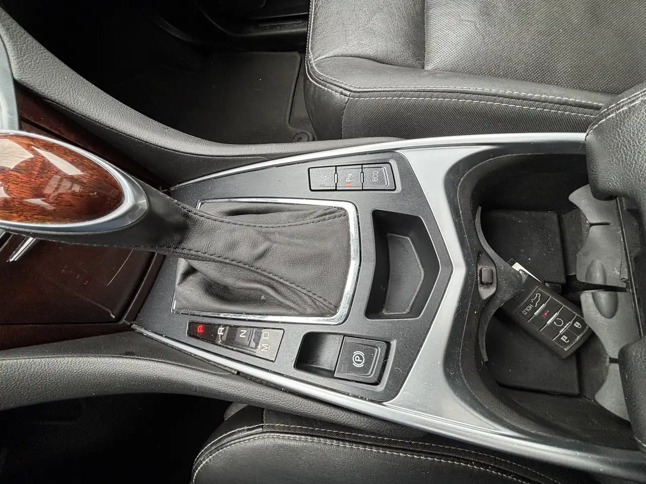 Cadillac SRX снимка Cadillac SRX