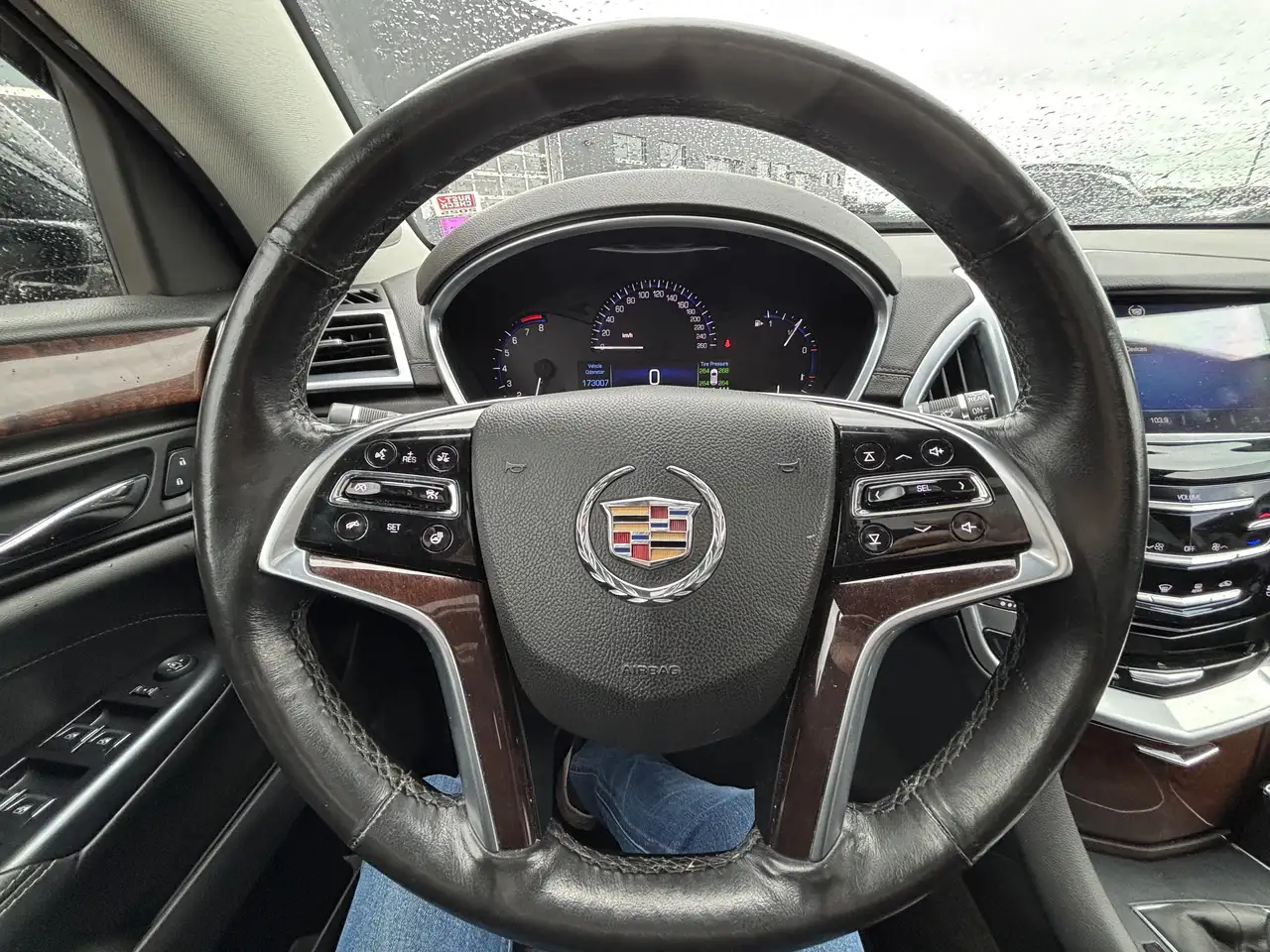 Cadillac SRX снимка Cadillac SRX