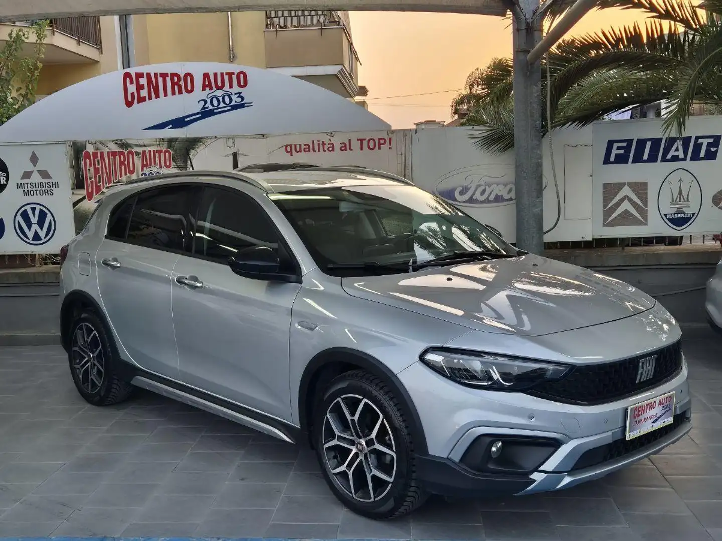 Fiat Tipo 1.6 Mjt S&S 5 porte Cross Gris - 1