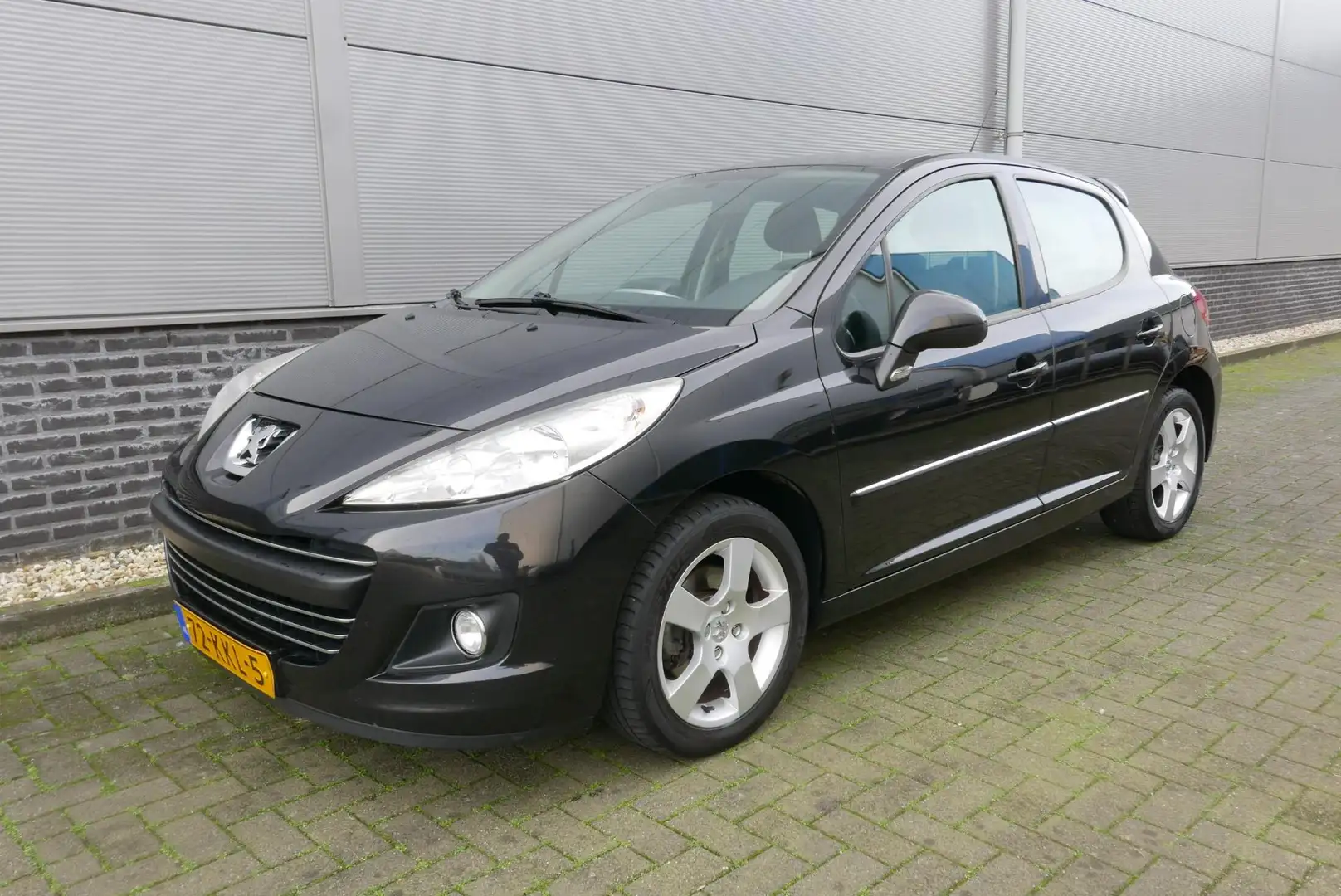 Peugeot 207 1.6 VTi 120 PK Première AIRCO,NAVI,CRUISCONTROL. Zwart - 2