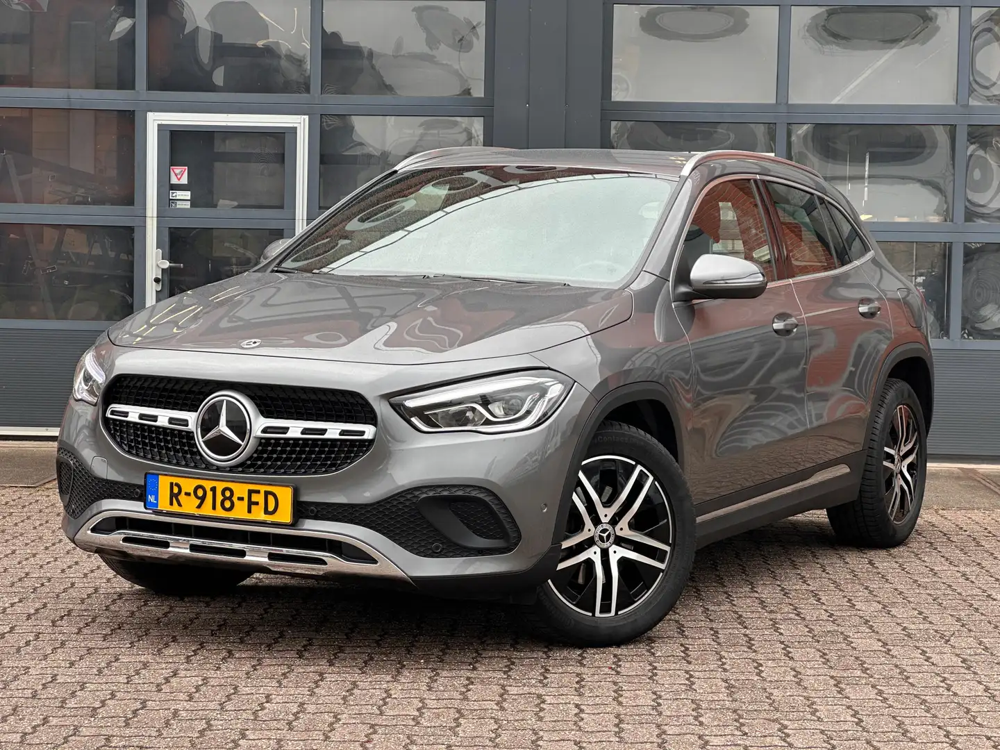 Mercedes-Benz GLA 200 Luxury Line Trekhaak | Stoelverwarming | Achteruit Grigio - 2