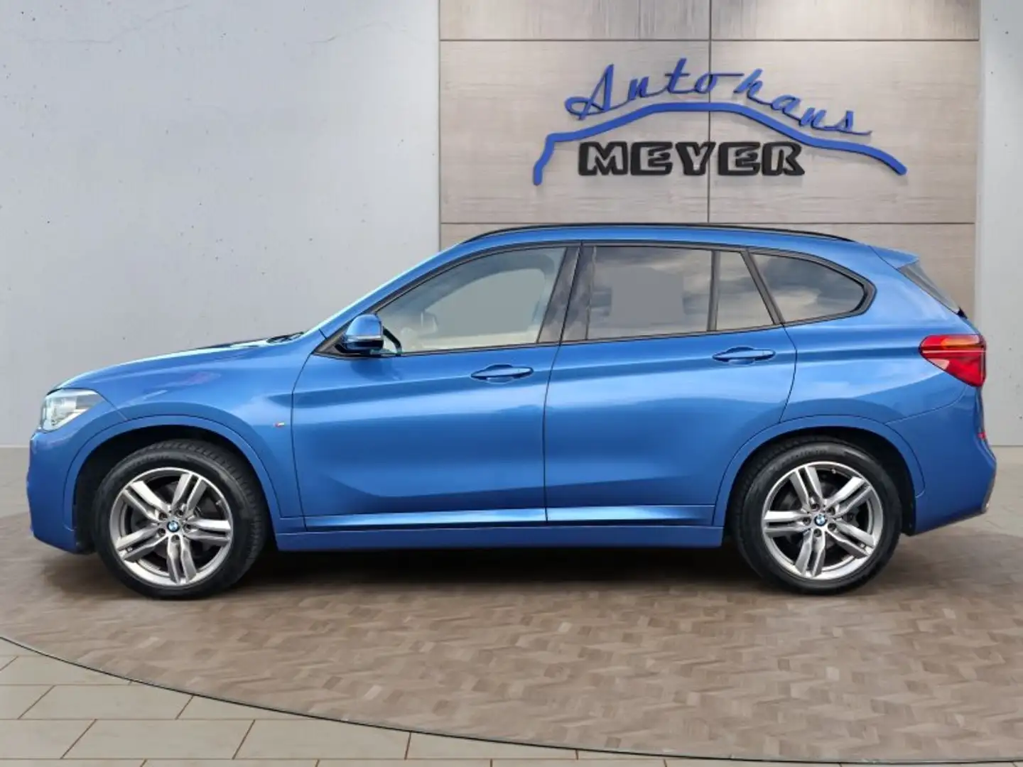 BMW X1 xDrive 20d M Sport aAHK/LED/Pano/Leder Blau - 2