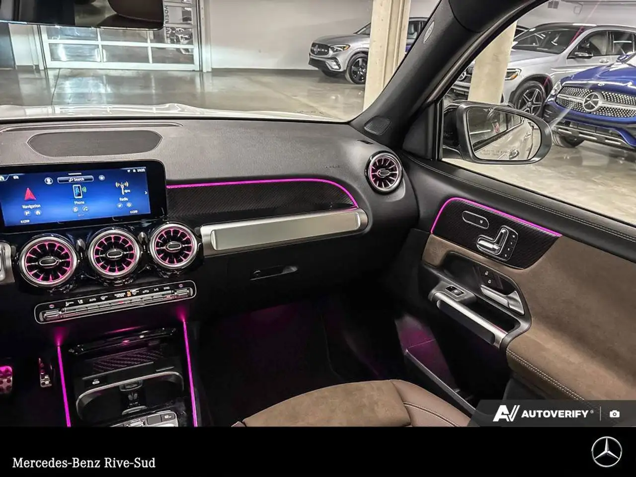 Mercedes-Benz GLB снимка Mercedes-Benz GLB