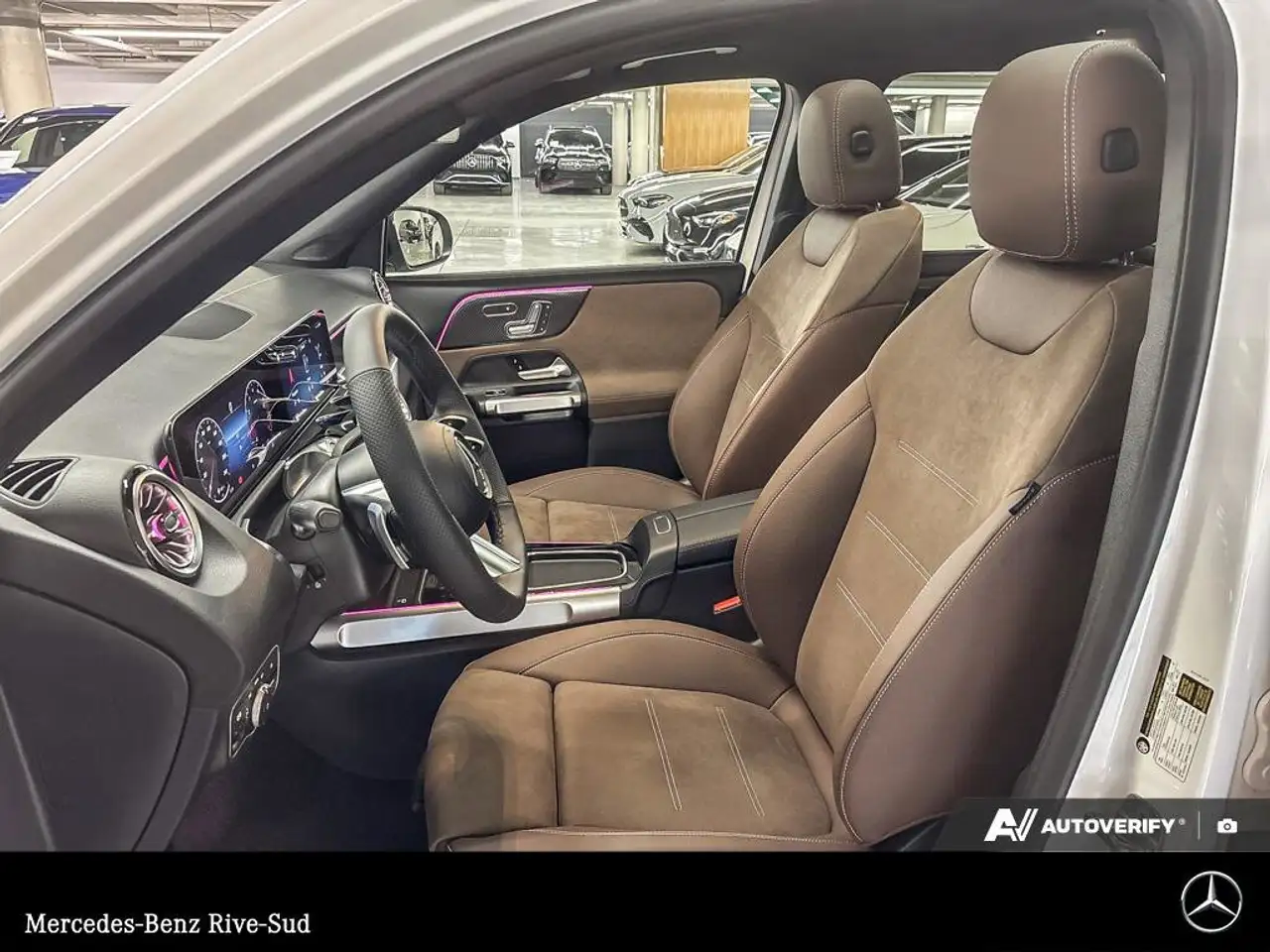 Mercedes-Benz GLB снимка Mercedes-Benz GLB