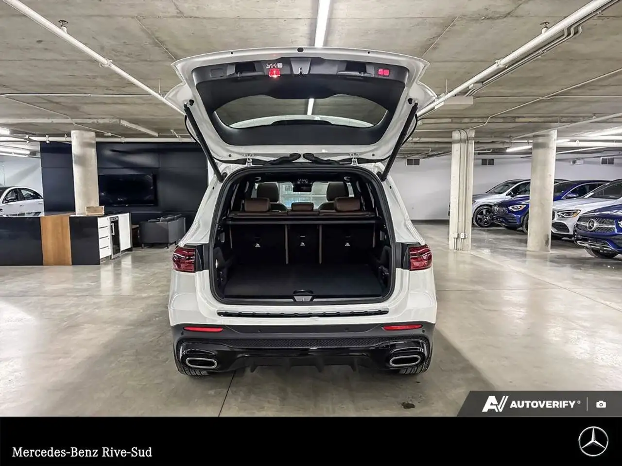 Mercedes-Benz GLB снимка Mercedes-Benz GLB