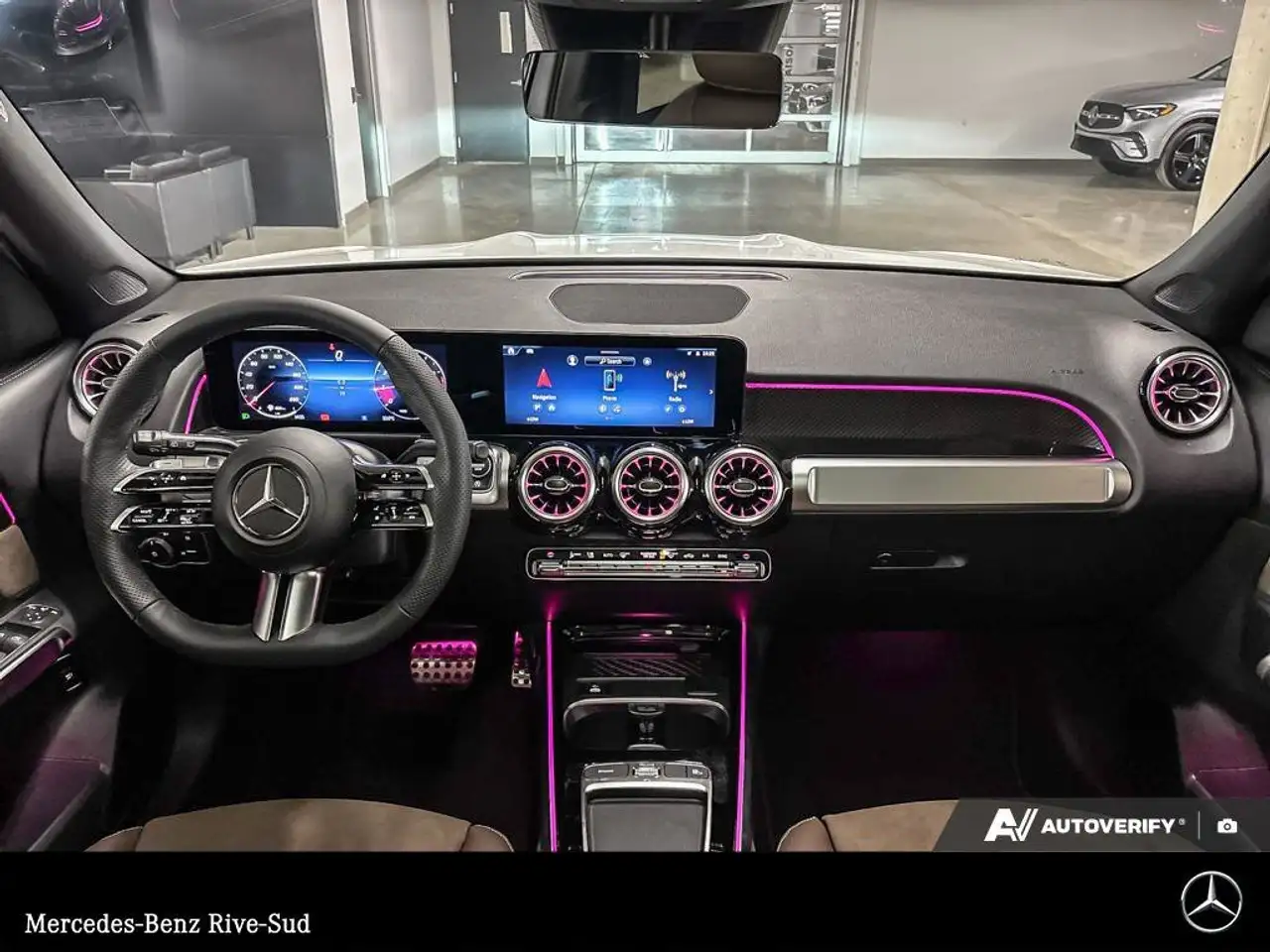Mercedes-Benz GLB снимка Mercedes-Benz GLB
