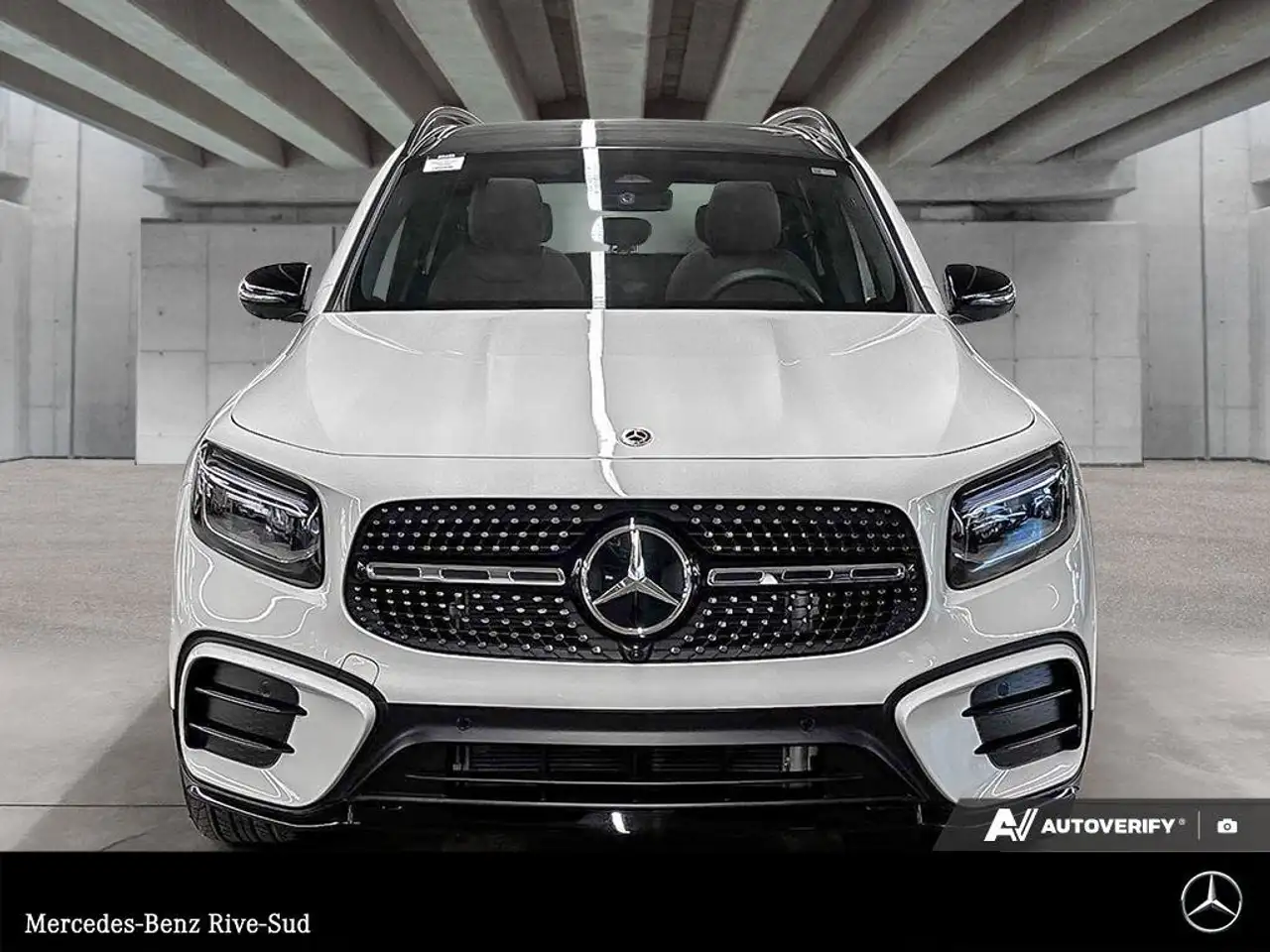 Mercedes-Benz GLB снимка Mercedes-Benz GLB