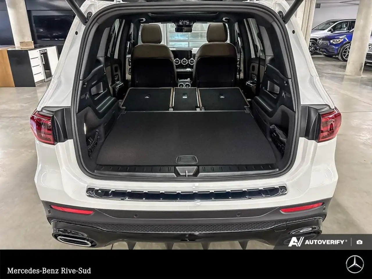 Mercedes-Benz GLB снимка Mercedes-Benz GLB