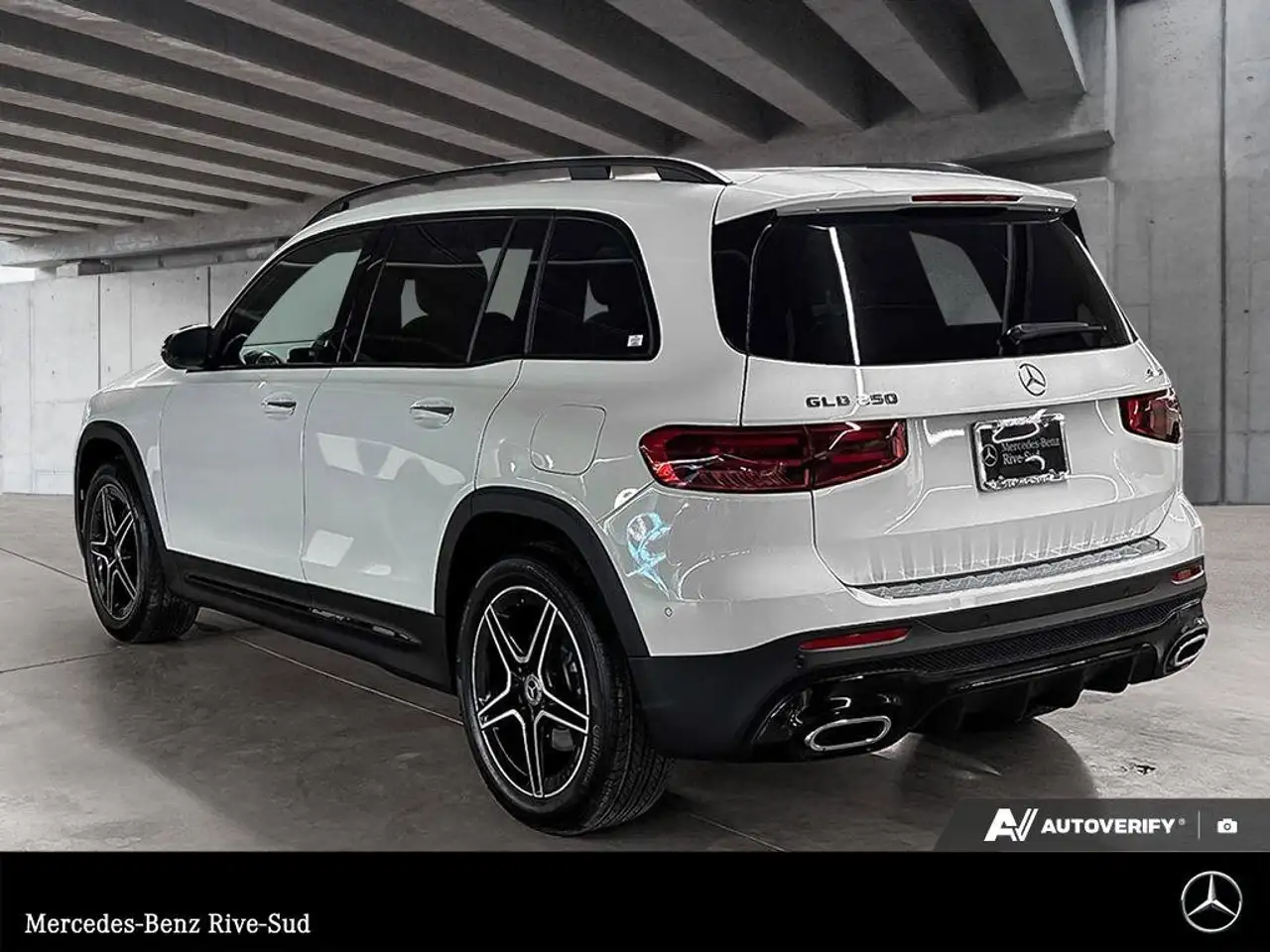 Mercedes-Benz GLB снимка Mercedes-Benz GLB