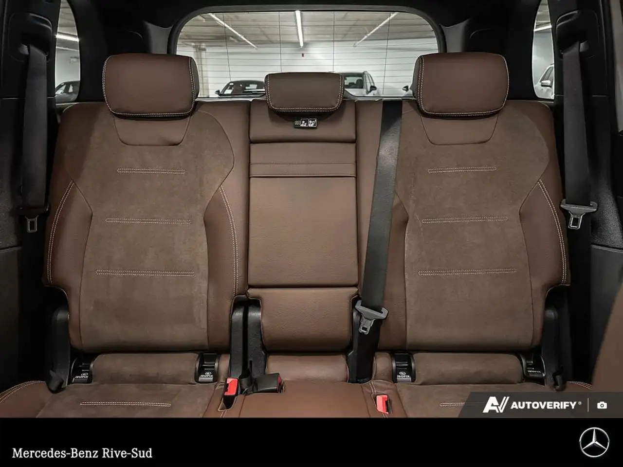 Mercedes-Benz GLB снимка Mercedes-Benz GLB