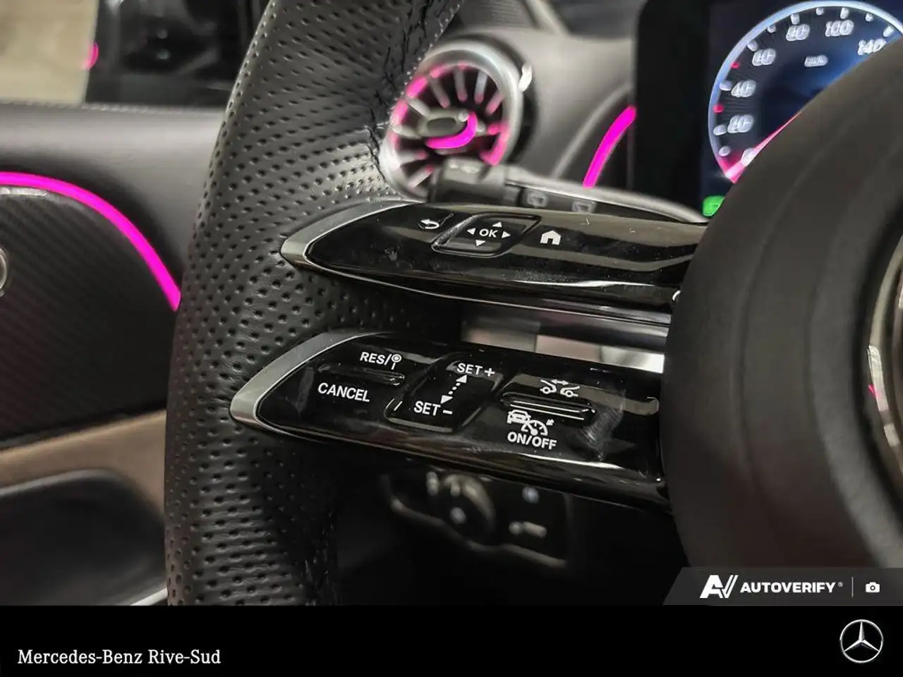 Mercedes-Benz GLB снимка Mercedes-Benz GLB