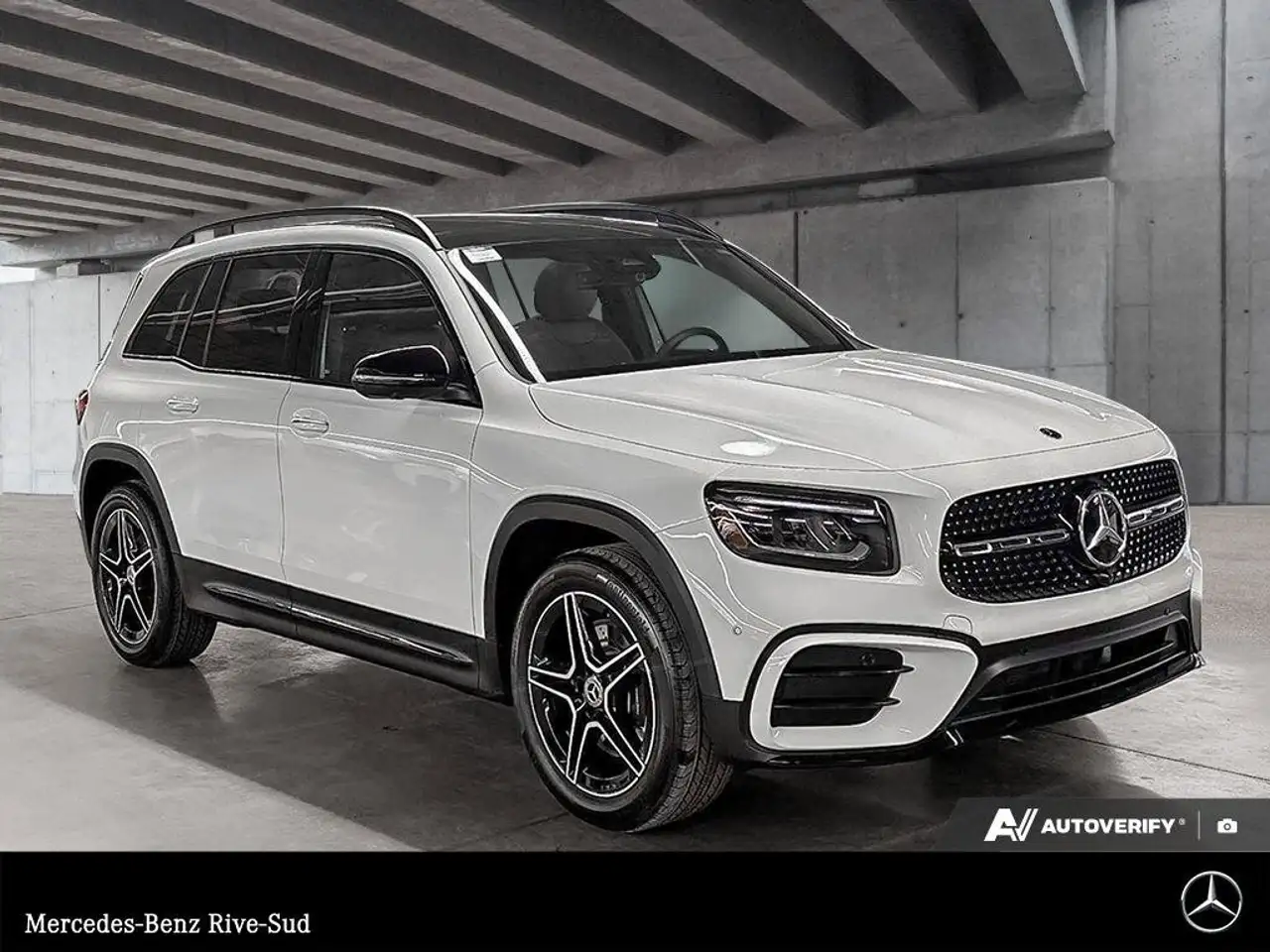 Mercedes-Benz GLB снимка Mercedes-Benz GLB