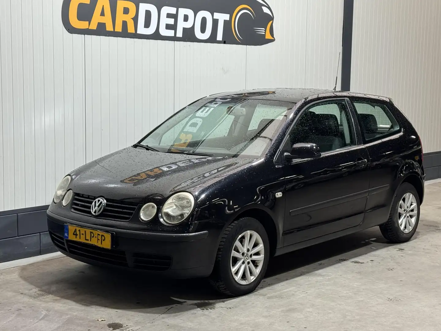Volkswagen Polo 1.4-16V Comfortline Zwart - 1