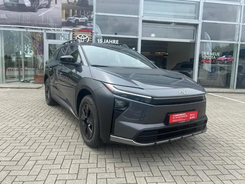 TOYOTA Bz4x