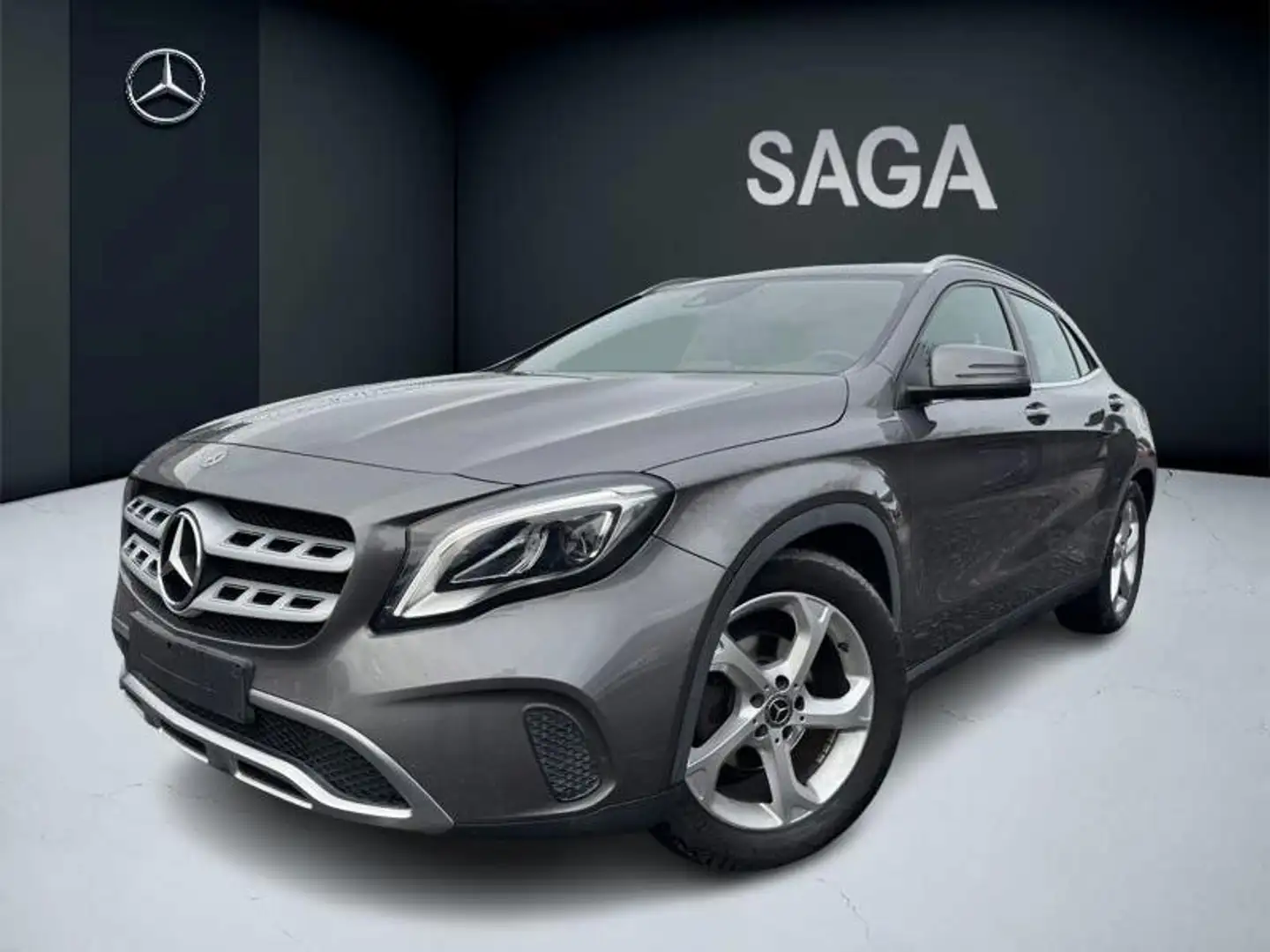 Mercedes-Benz GLA 180 Intuition Grau - 1