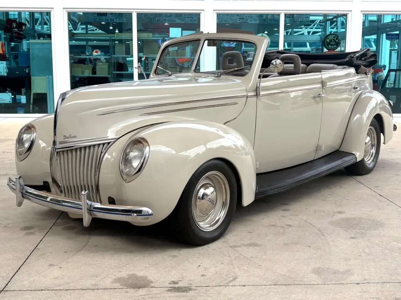 Ford Convertible Sedan, foto 1