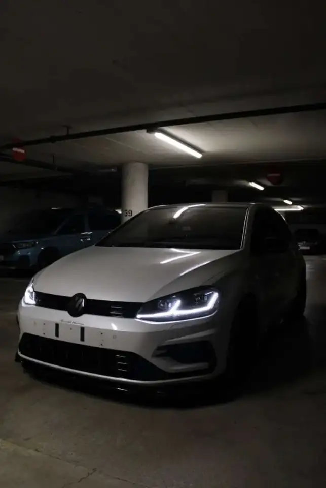 Volkswagen Golf R