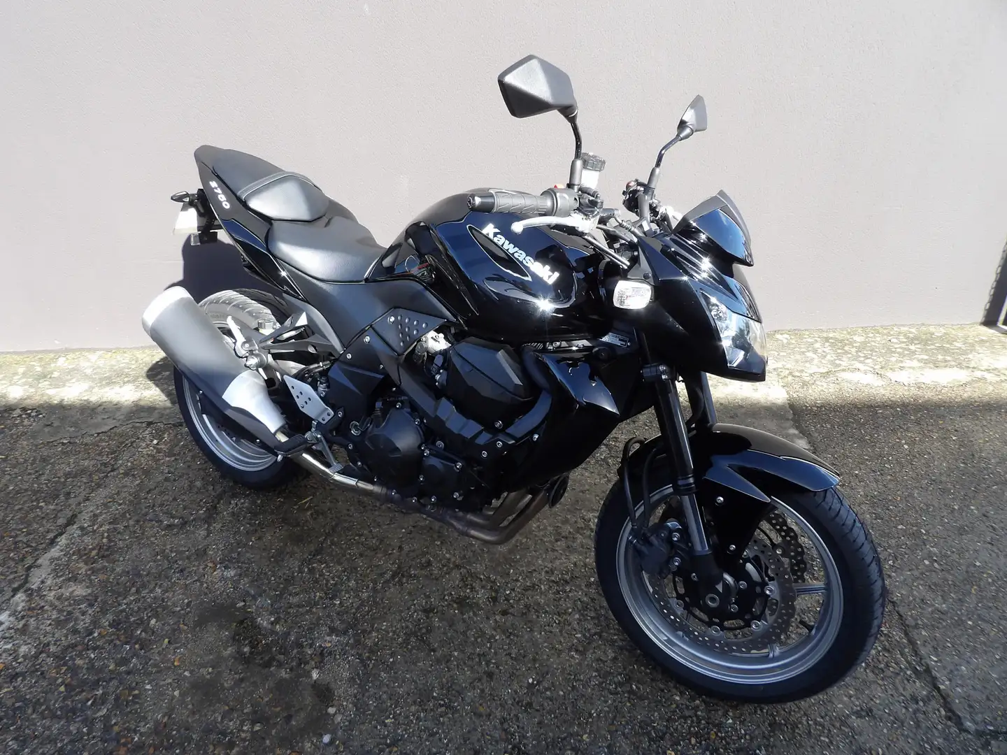 Kawasaki Z 750 Schwarz - 2
