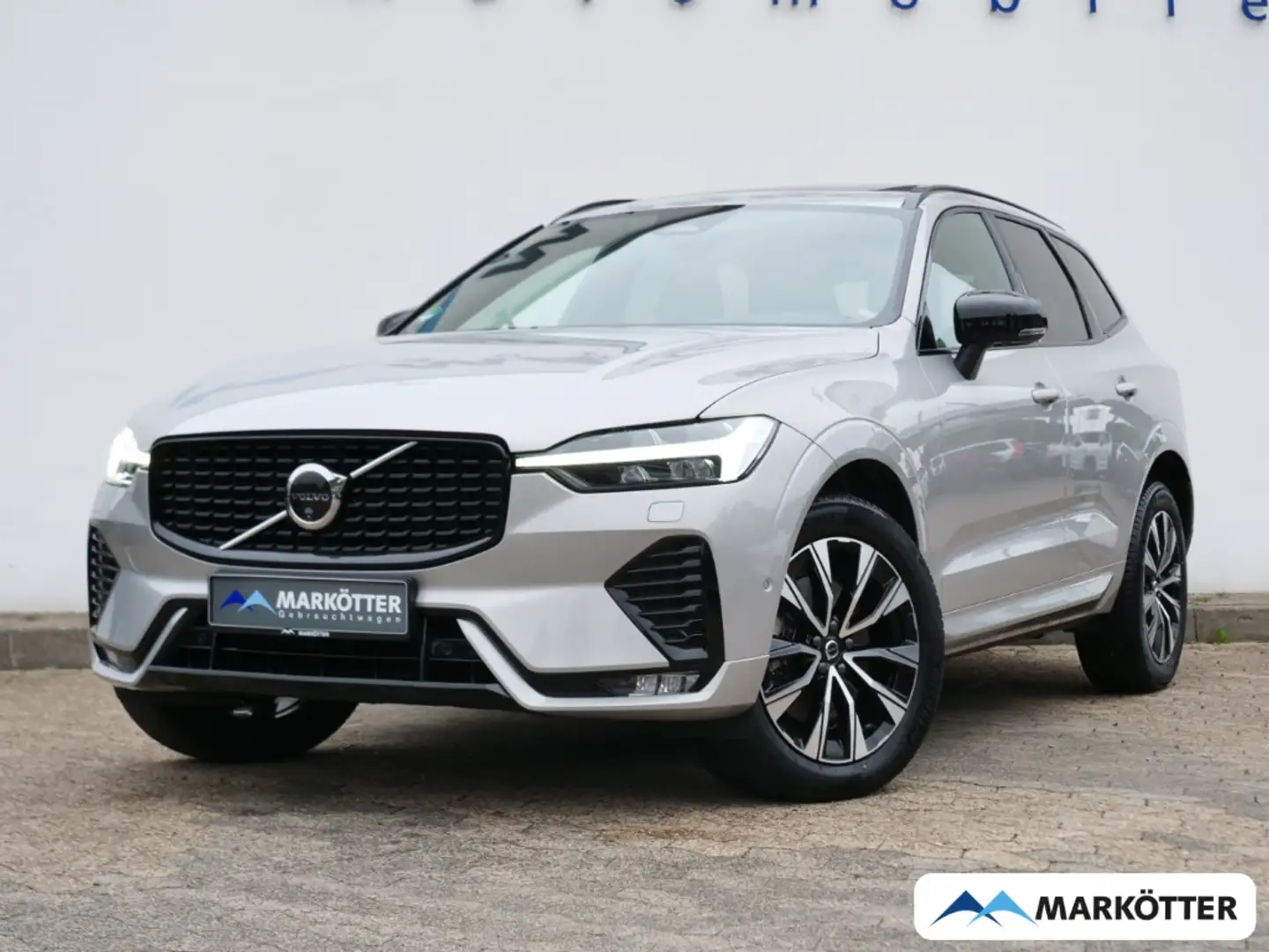 Volvo XC60 B4 2WD Plus Dark /360/Schiebedach/BLIS/ Silber - 1