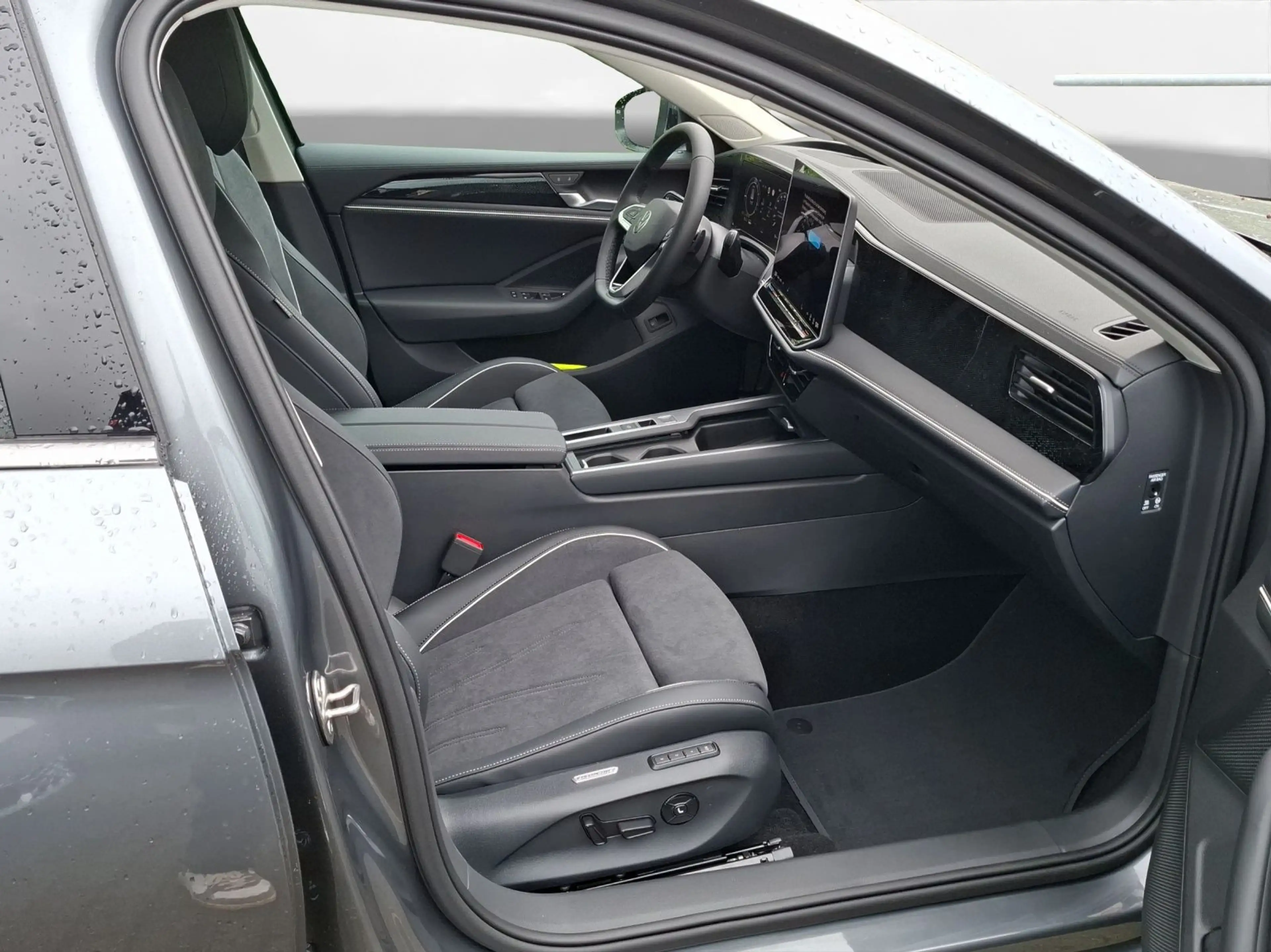 Volkswagen Passat Variant Passat Business 177 PS eHybrid | Massagesitze | — photo 10