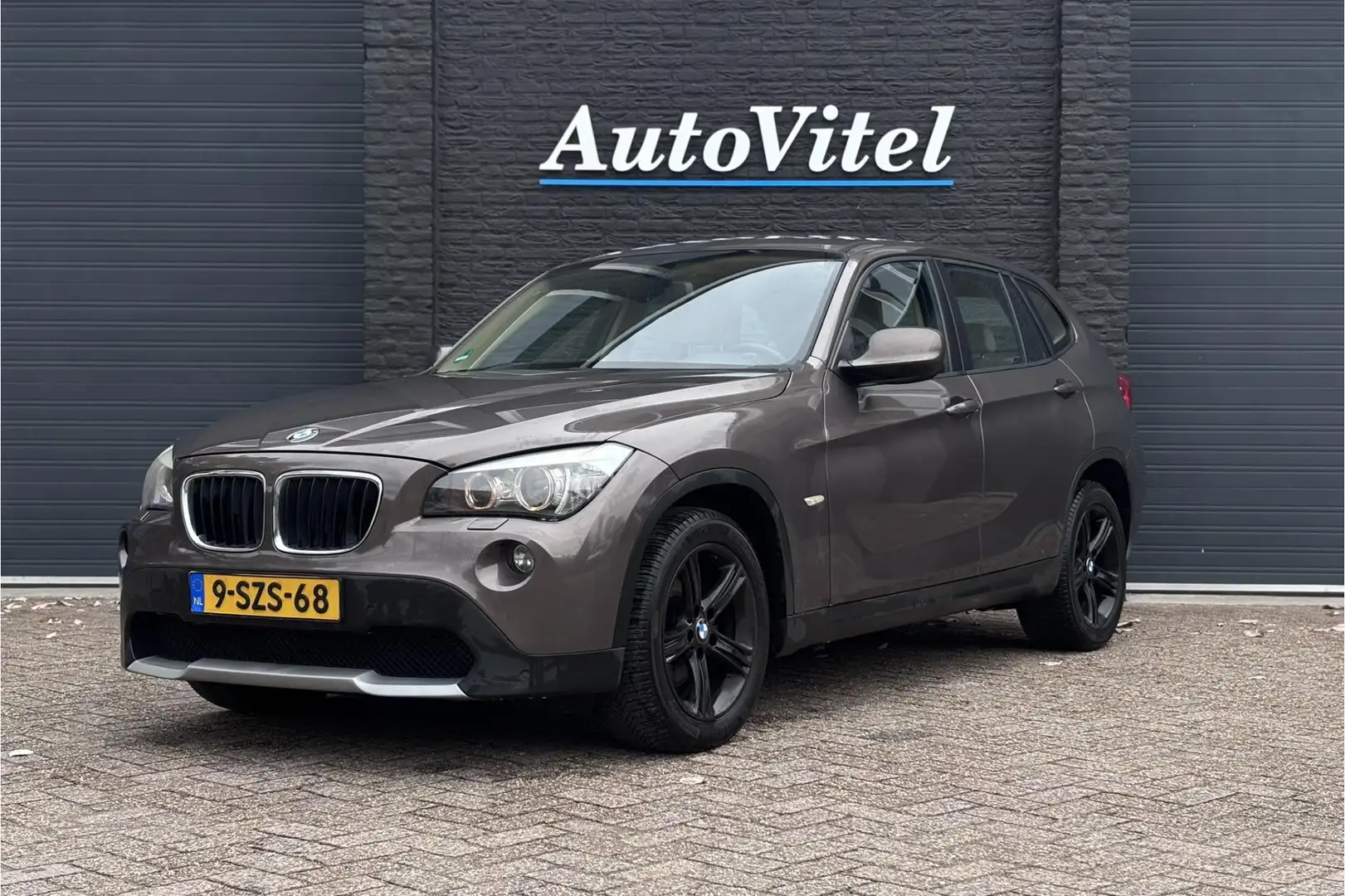 BMW X1 sDrive18i Executive | Leder | Stoelverwarming | Tr Marrone - 1