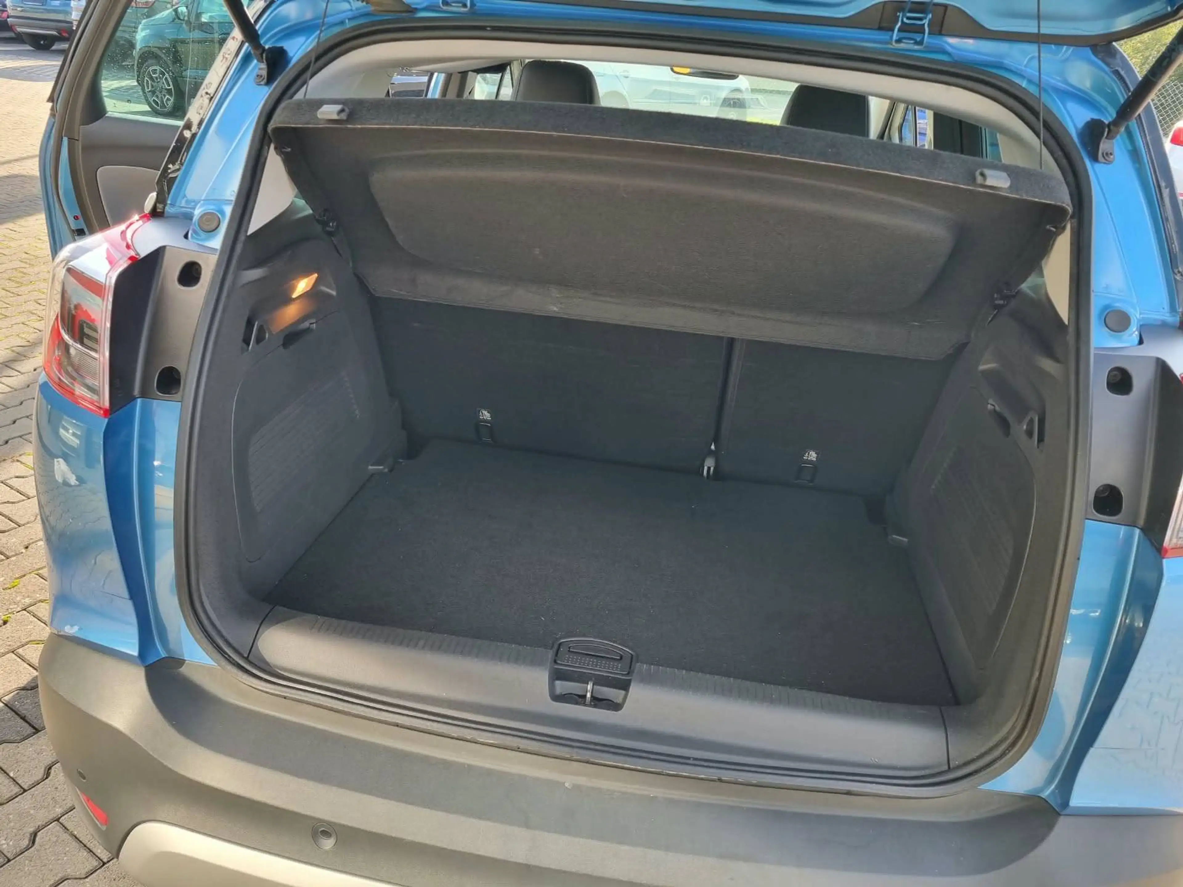Opel Crossland X Innovation — photo 14