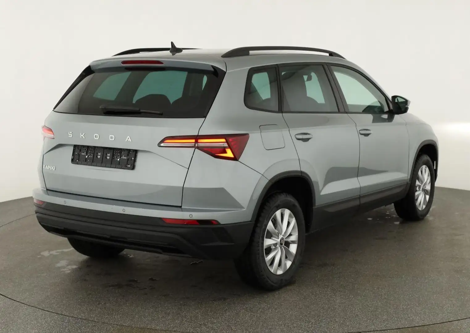 Skoda Karoq Selection 1.5 TSI DSG Selection, AHK, LED, Kame... Silber - 2