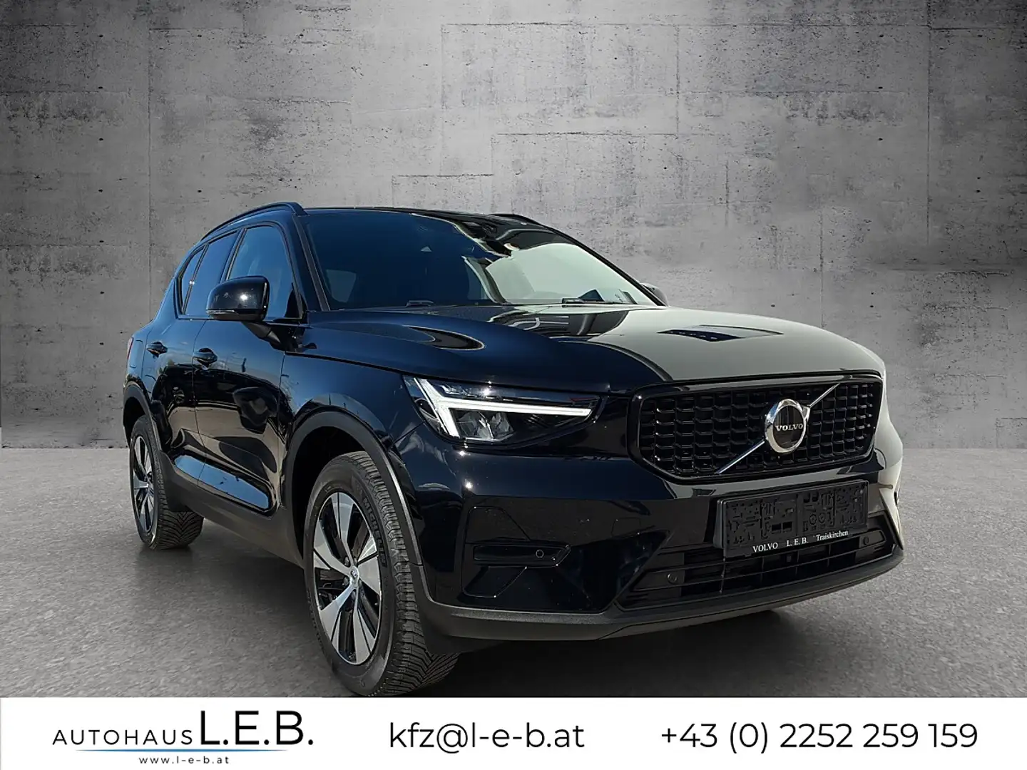 Volvo XC40 T4 Twin Engine 2WD Plus Dark Recharge (EURO Schwarz - 2