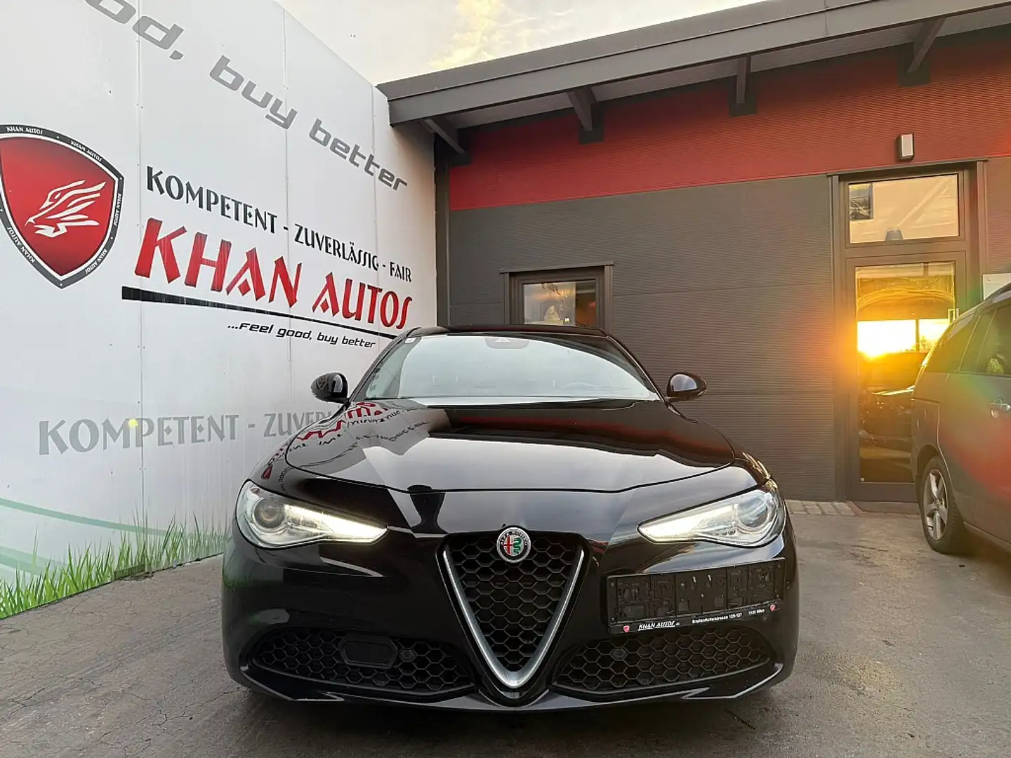 Alfa Romeo Giulia Sprint 2,2 16V 190 AT8 Q4 *Navi*Led*RFKamera Schwarz - 2