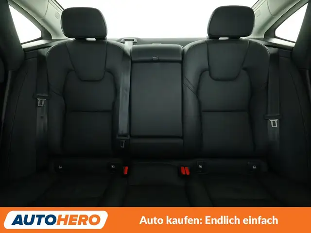 Volvo S90 view 15