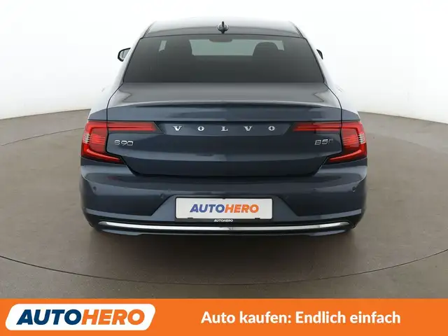 Volvo S90 view 5