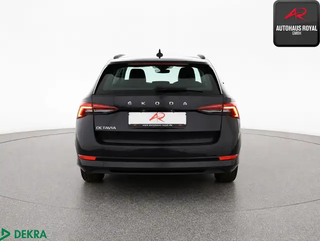 Skoda Octavia view 4