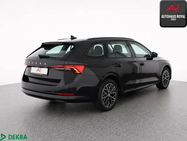 Skoda Octavia view 5