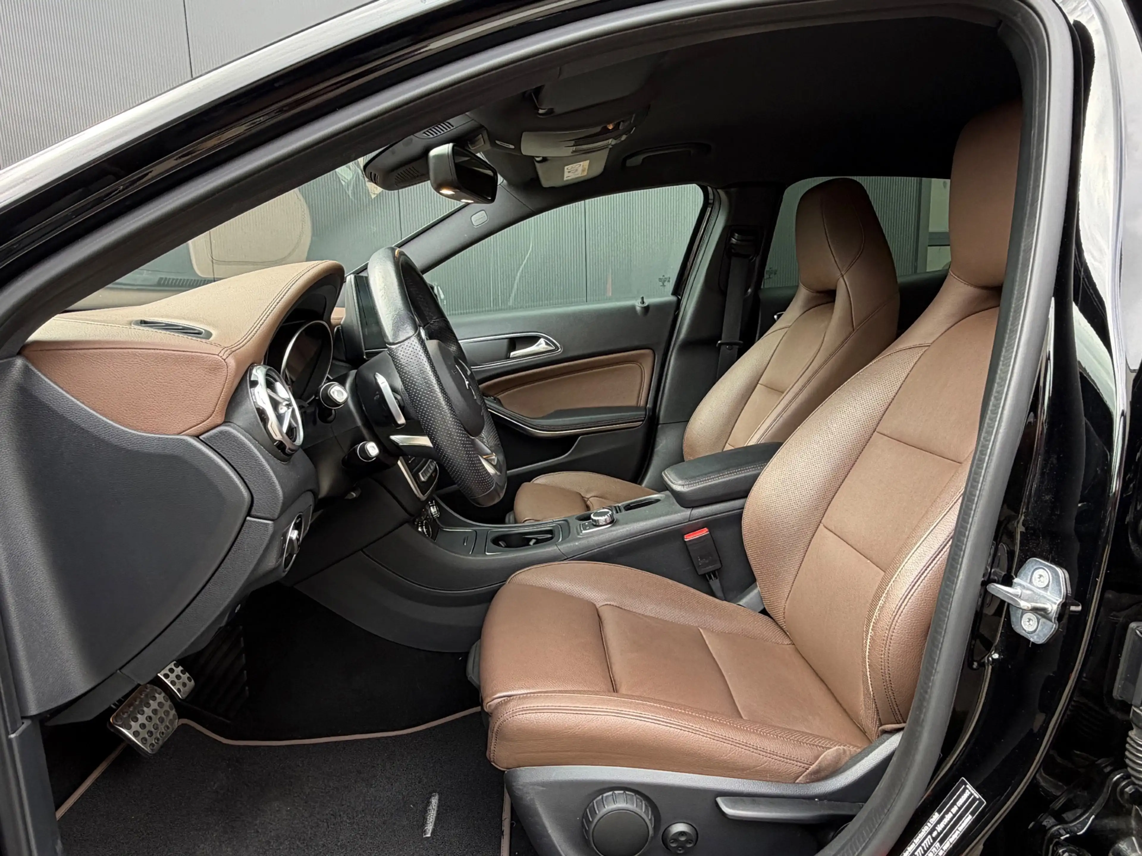 Mercedes-Benz GLA 180 AMG Line Automaat| 2018 | 66.111 km | Leder | CarP — photo 10