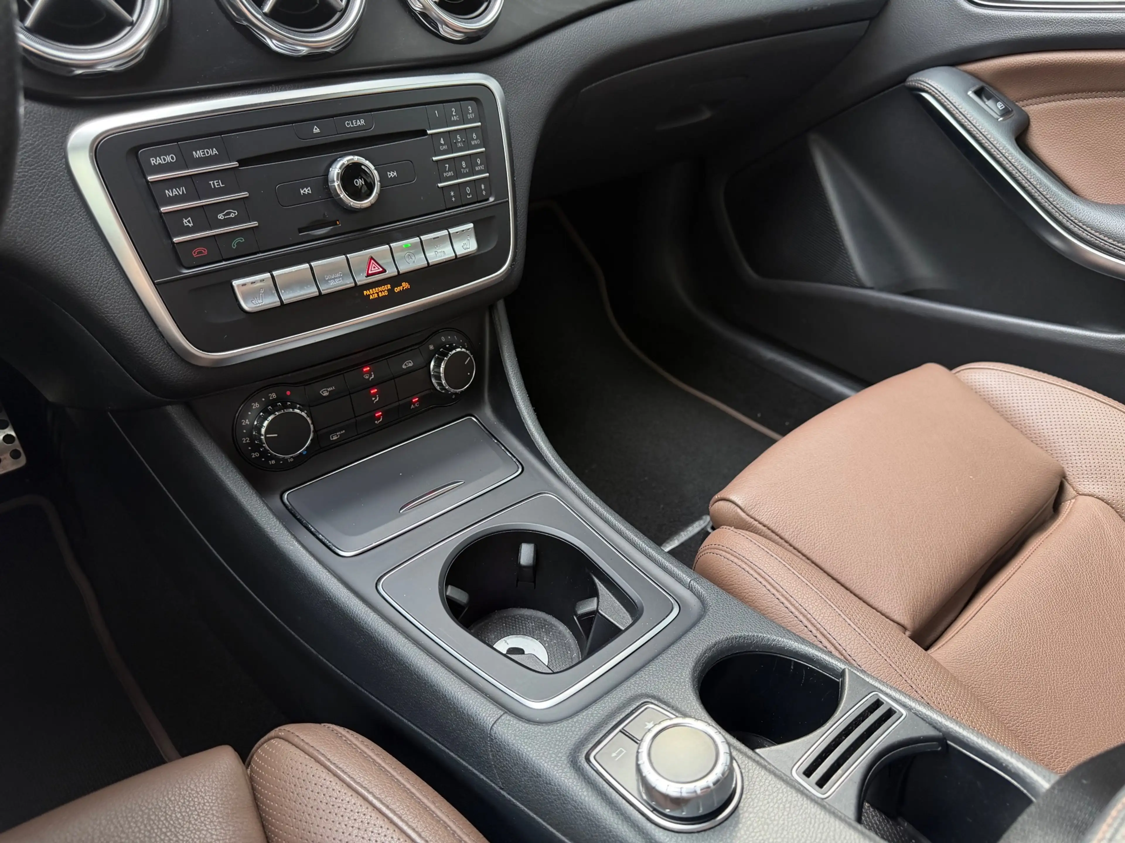Mercedes-Benz GLA 180 AMG Line Automaat| 2018 | 66.111 km | Leder | CarP — photo 12