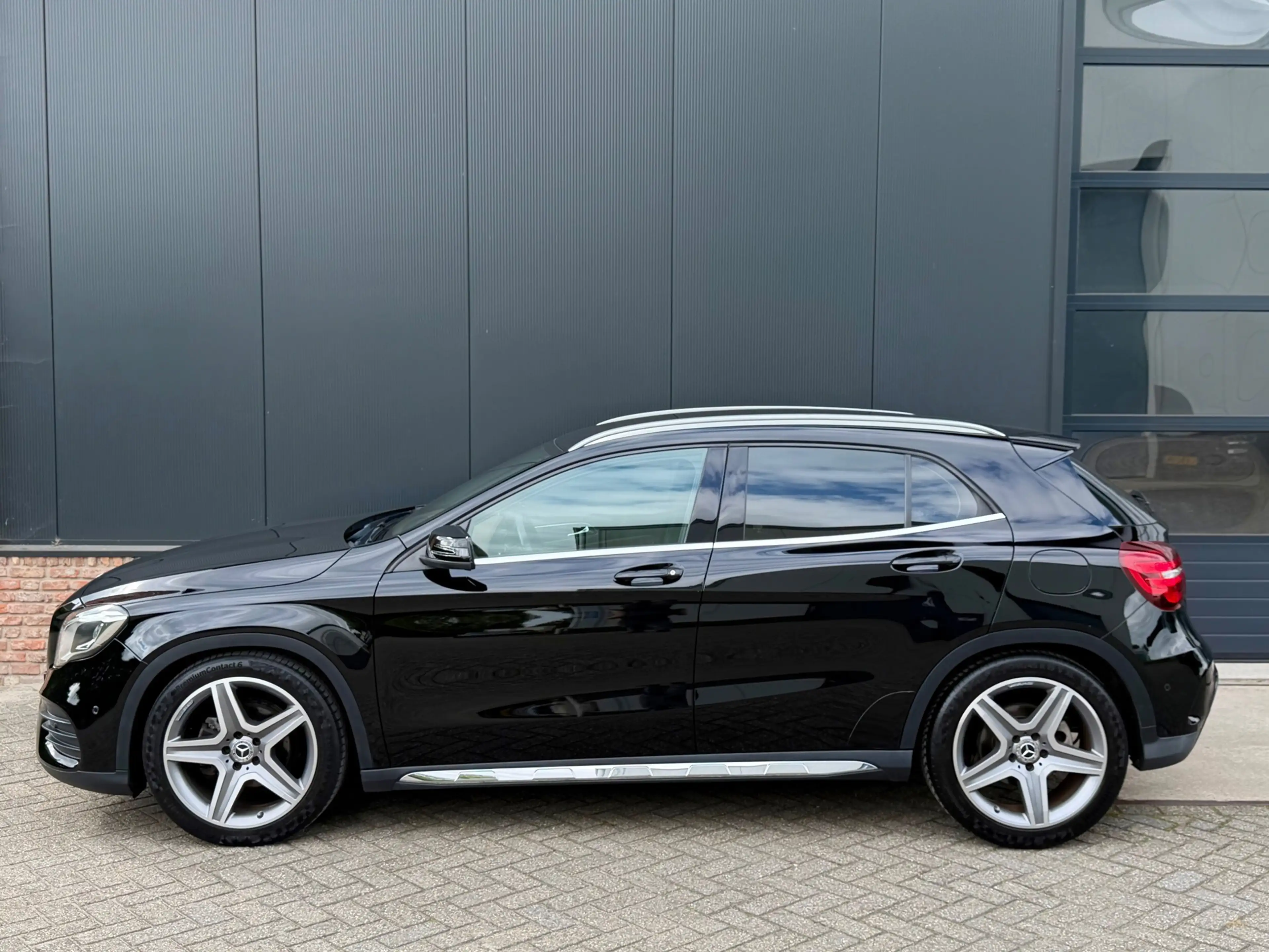 Mercedes-Benz GLA 180 AMG Line Automaat| 2018 | 66.111 km | Leder | CarP — photo 3