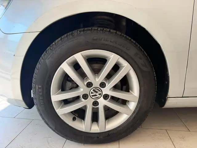 Volkswagen Golf view 6