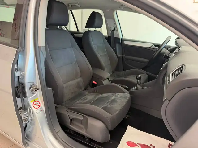 Volkswagen Golf view 20