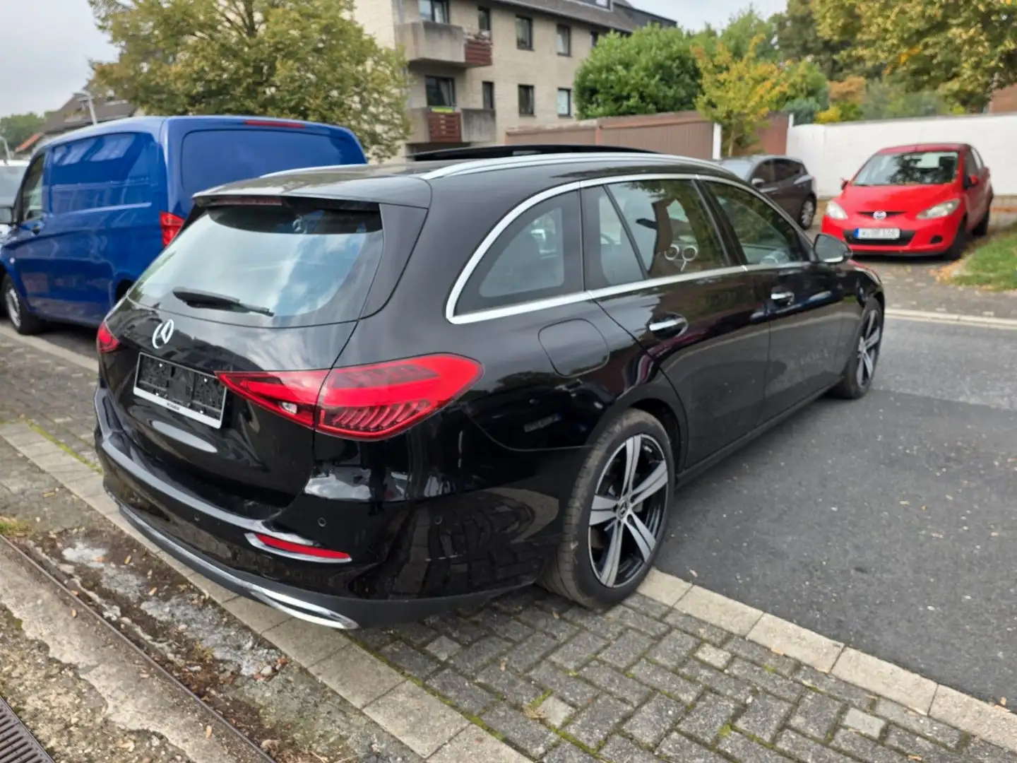 Mercedes-Benz C 300 d AVANTGARDE PANO AMBIENTE COMAND CAM VOLL Noir - 2