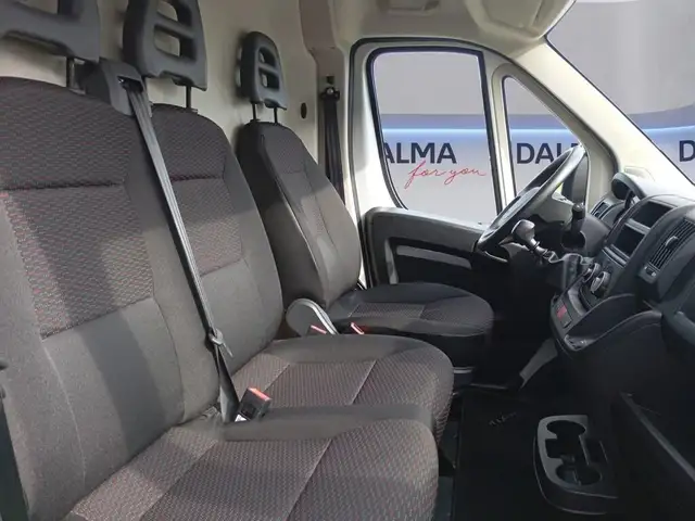 Peugeot Boxer view 14