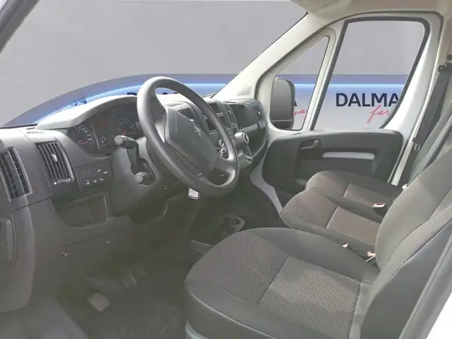 Peugeot Boxer view 10