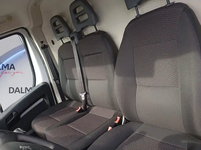 Peugeot Boxer view 13