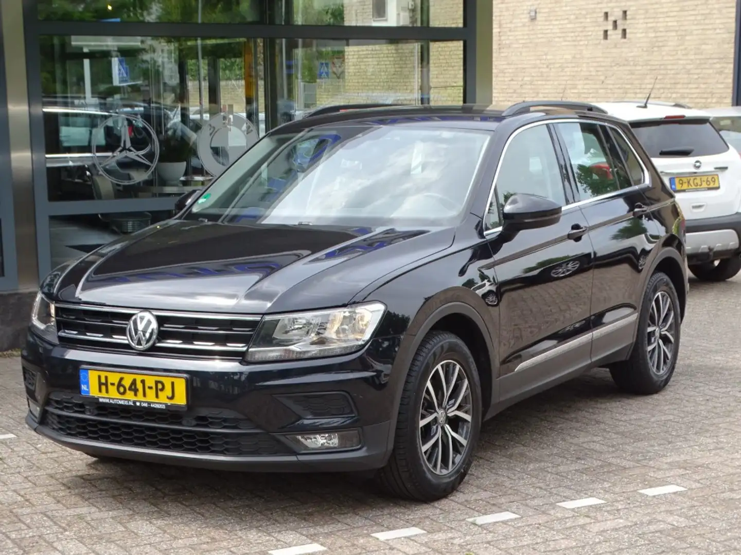 Volkswagen Tiguan 1.4 TSI ACT DSG Automaat Comfortline Negro - 2