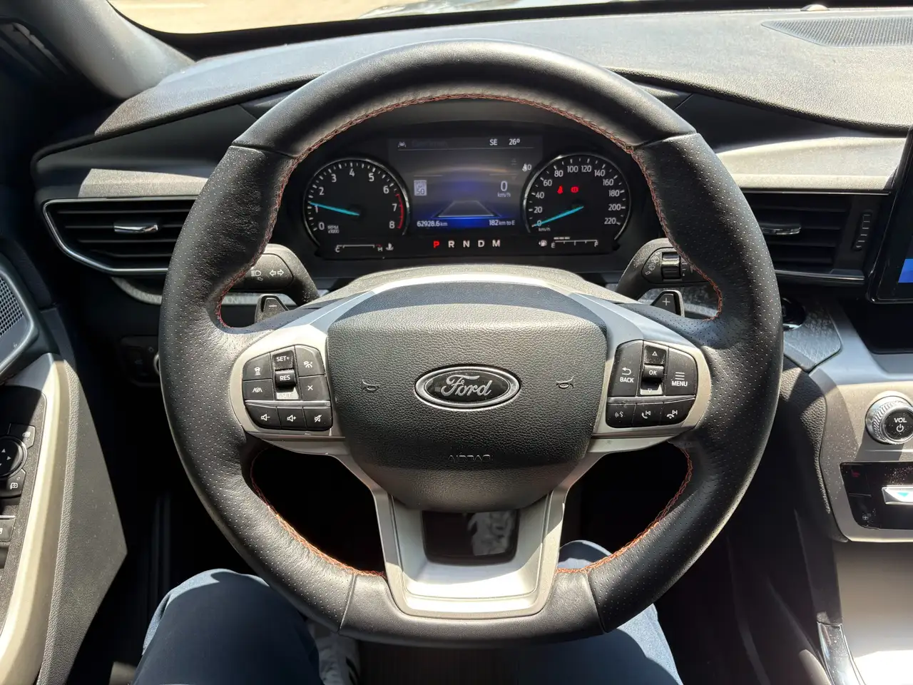 Ford Explorer снимка Ford Explorer