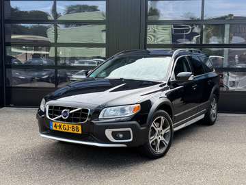2.0 D4 FWD Momentum Navi Camera Schuifdak Xenon