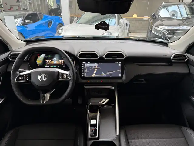 MG ZS view 13