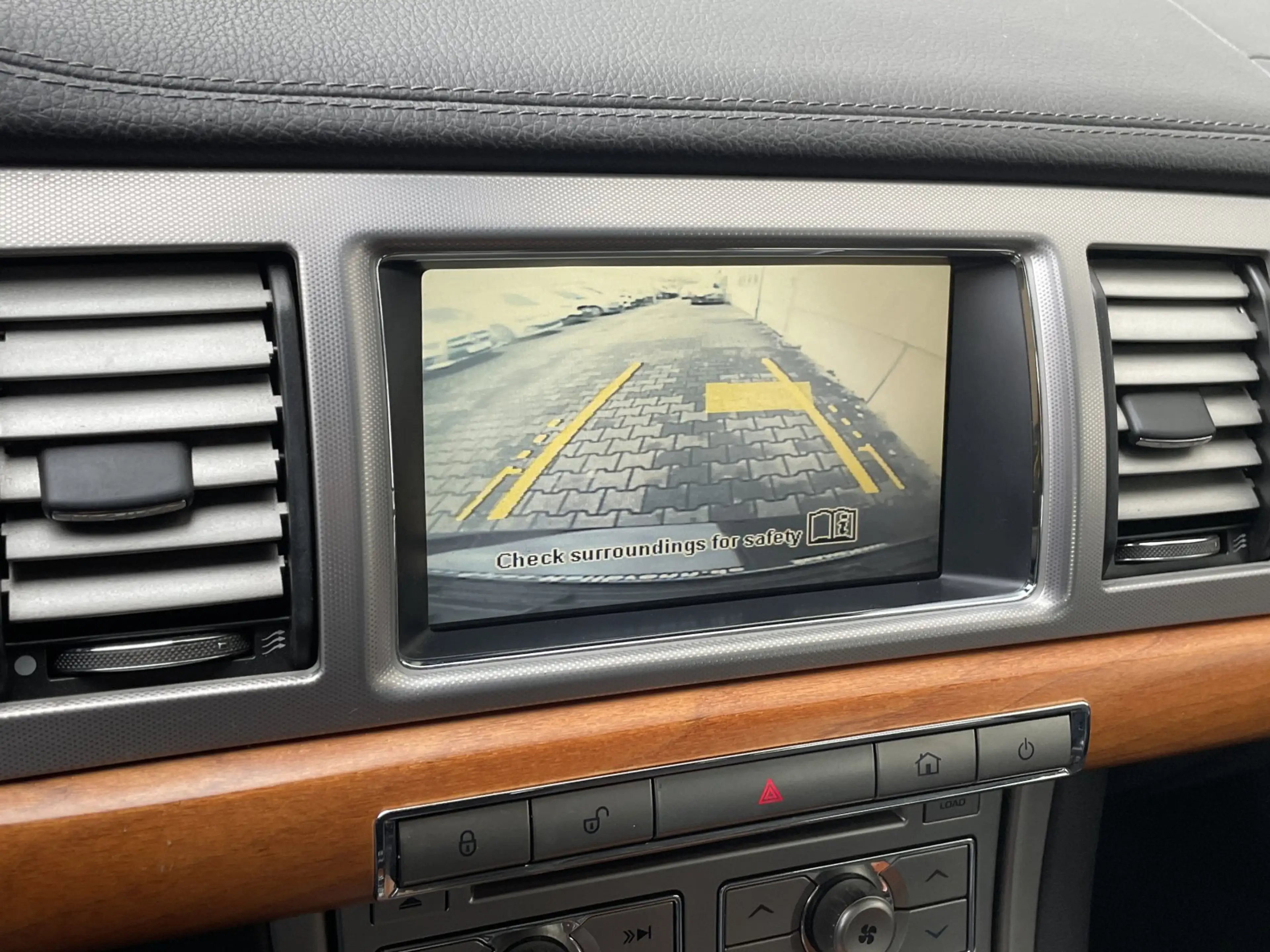 Jaguar XF 3.0 D V6 Luxury Leder BiXen RKam — photo 5