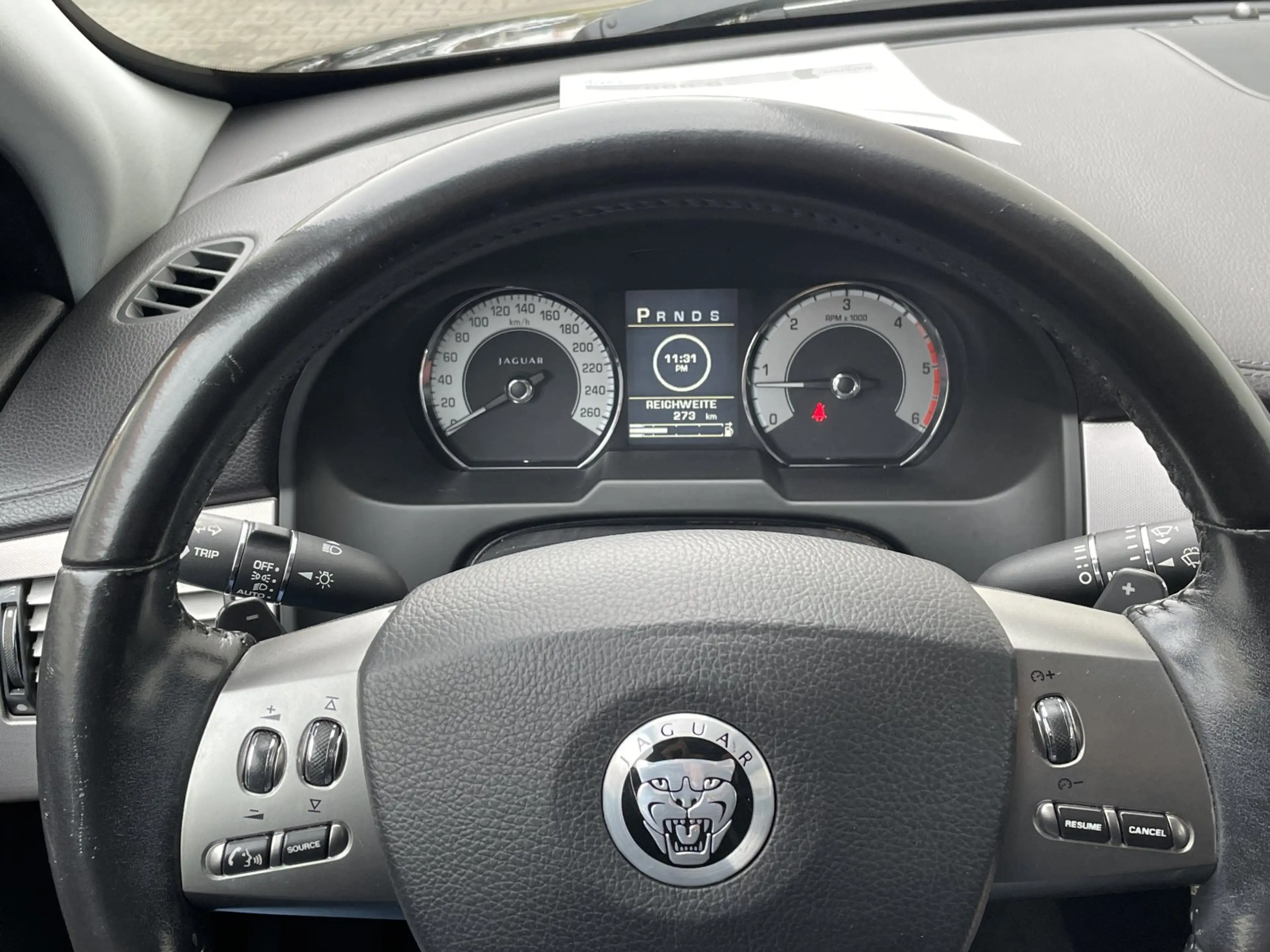 Jaguar XF 3.0 D V6 Luxury Leder BiXen RKam — photo 10