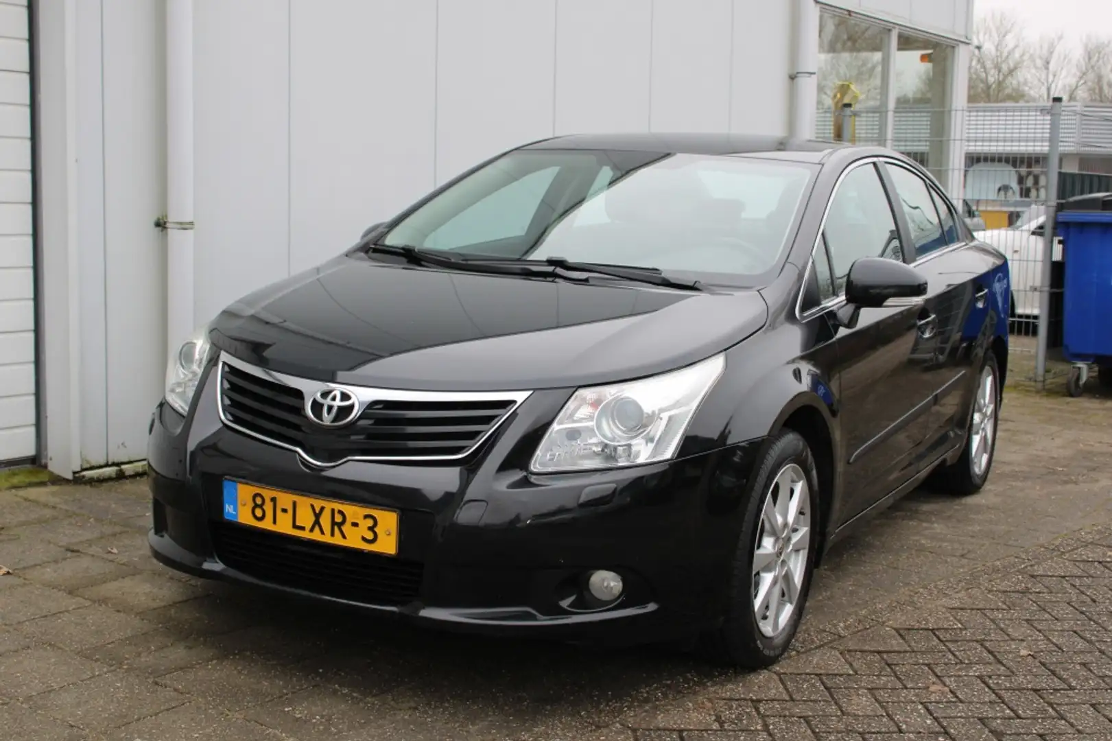 Toyota Avensis Sedan 2.0 VVTi Executive Business Automaat Noir - 1