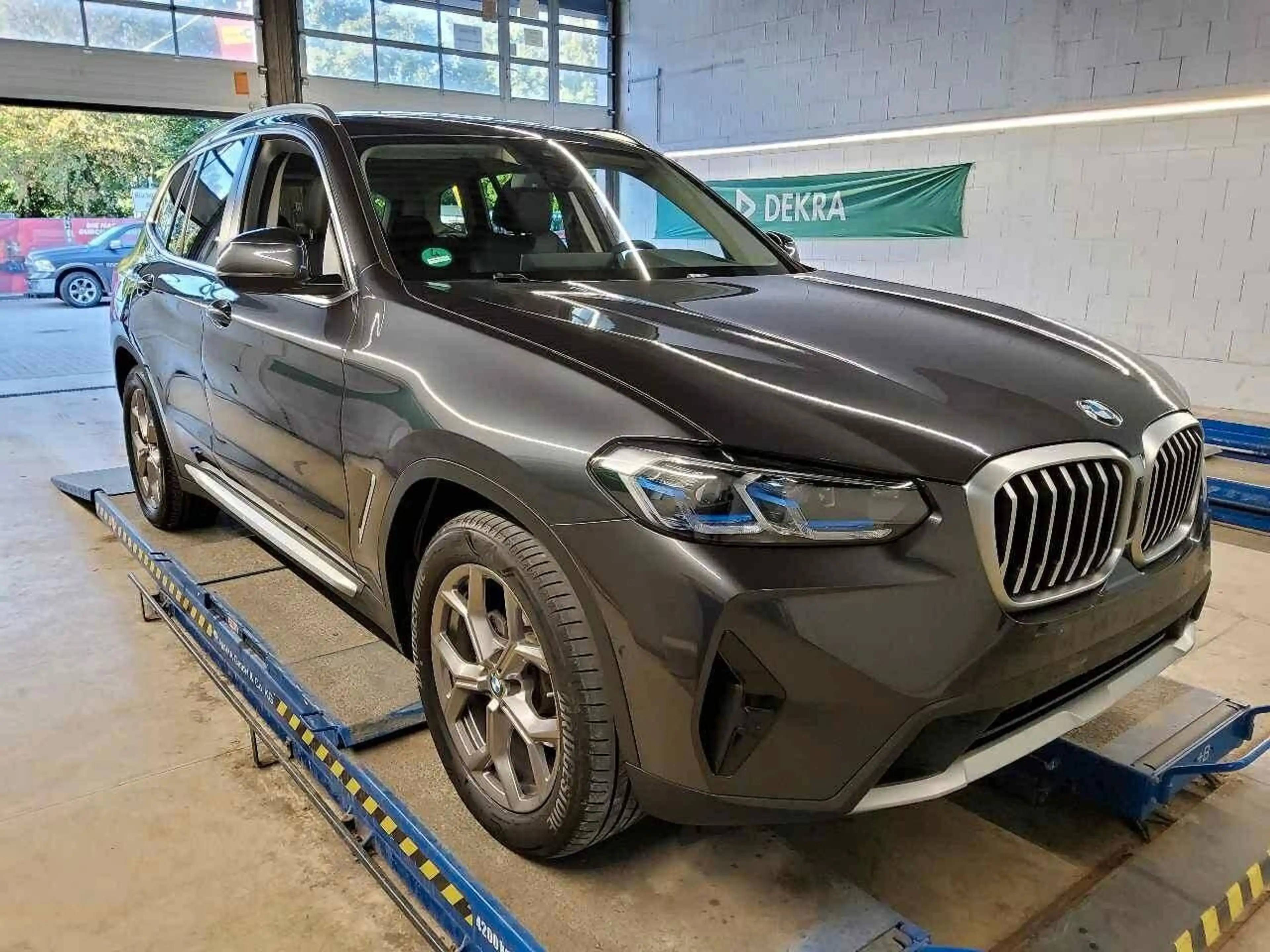 BMW X3 xDrive 20 i — photo 2